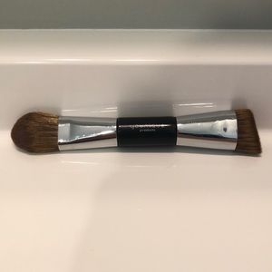 Younique contour brush